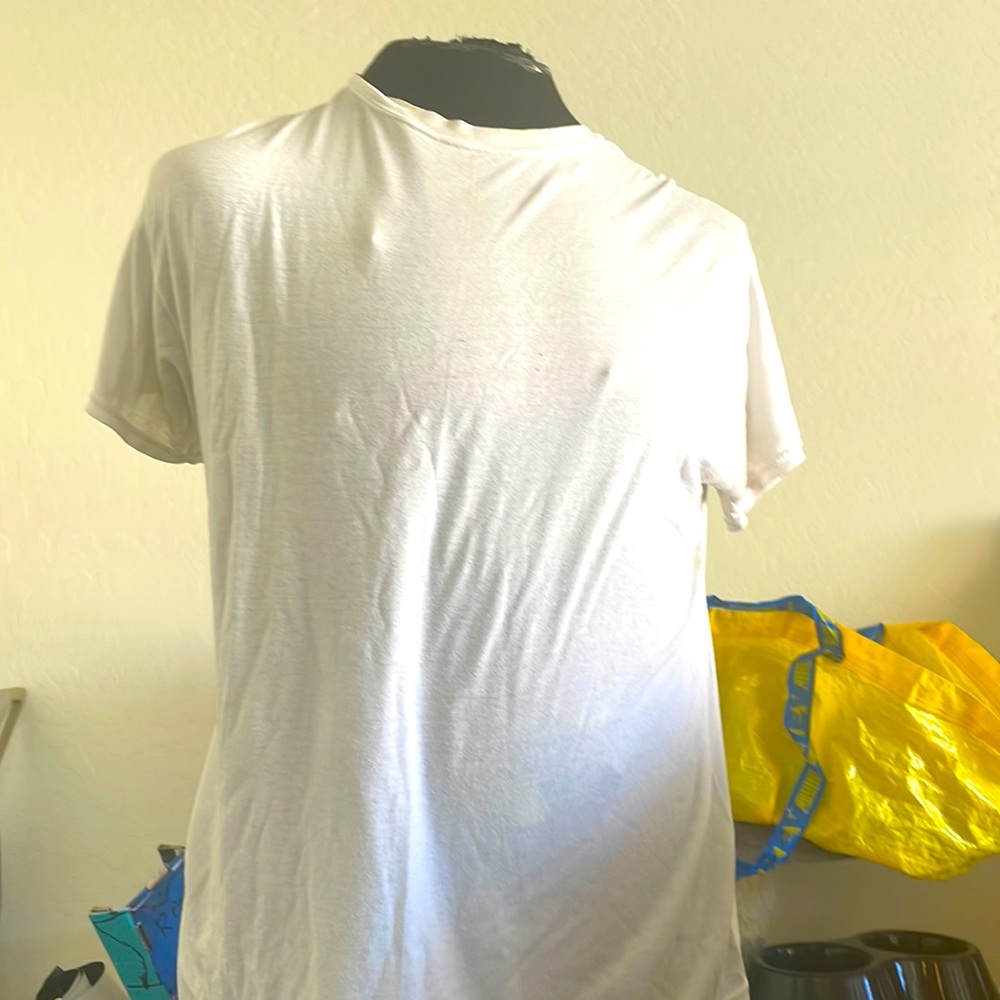 T shirt white